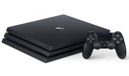 Пълен комплект SONY PlayStation 4 PRO 1TB 